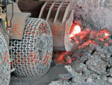 守护重型机械的钢铁卫士 矿山专用轮胎保护链与建筑机械防滑链